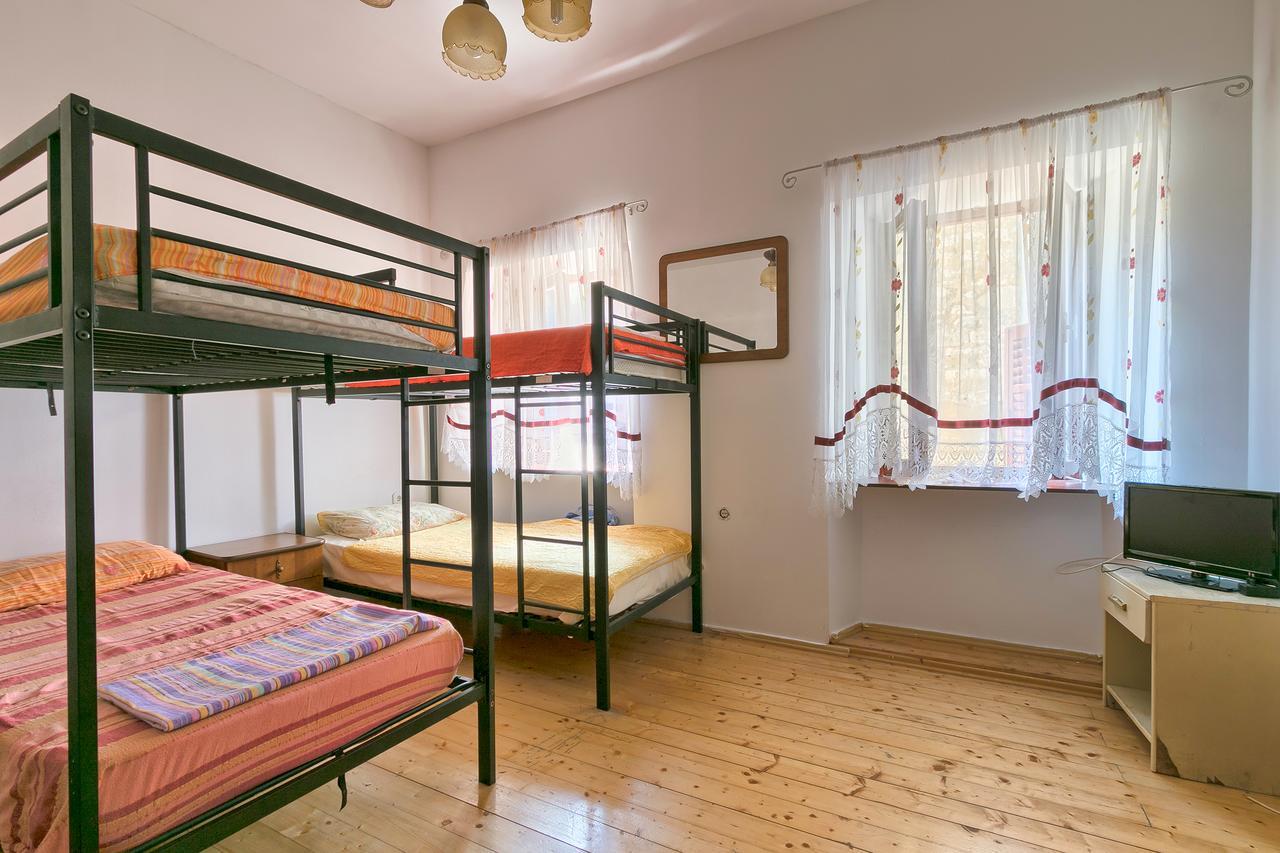 Hostel Pula Exterior photo