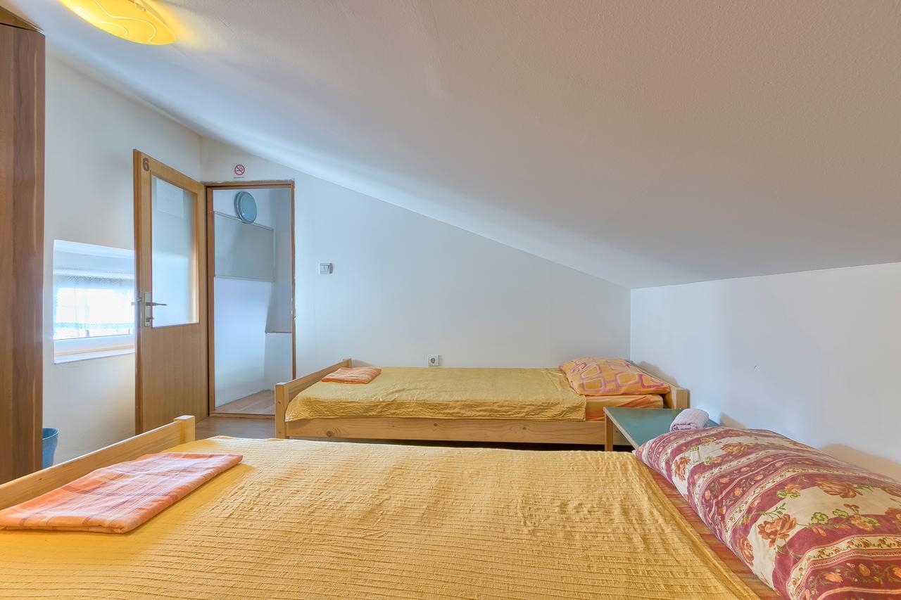 Hostel Pula Exterior photo
