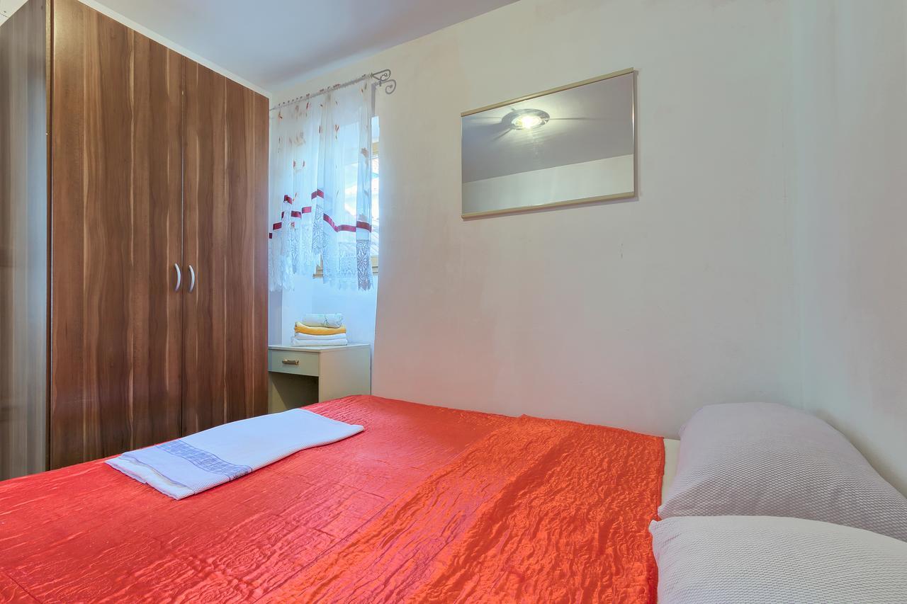 Hostel Pula Exterior photo